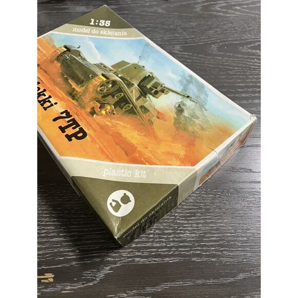 Czołg Lekki 7TP Light Tank 1:35 Scale Model Kit, New Open Box - Picture 12 of 16